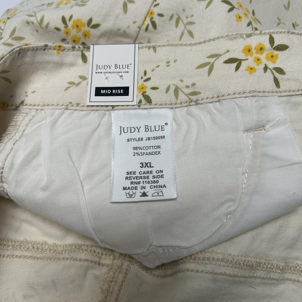 Judy Blue NWT Mid-Rise Floral Print Ecru Jean Denim Short Size 3XL Style #150090 - Picture 4 of 6